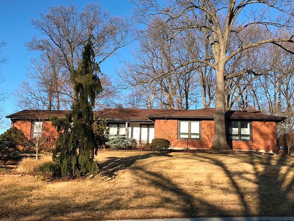 1st image of 474 Runnymede Dr