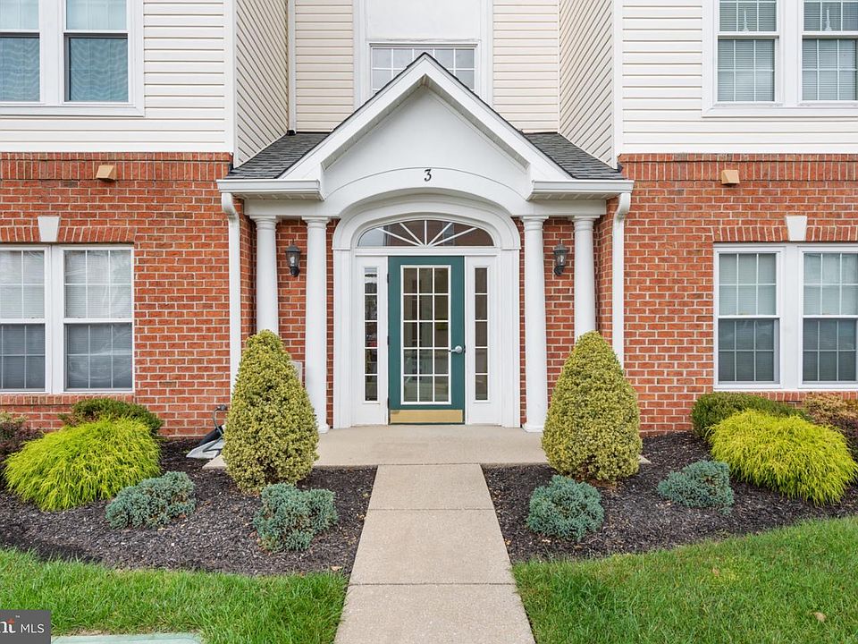 1st image of 3 Brook Farm Ct #3H