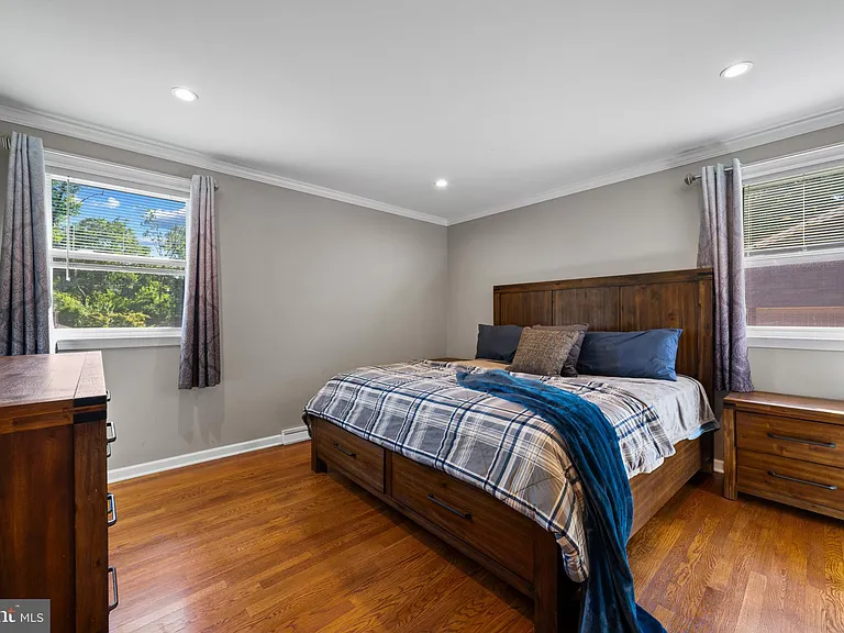 1216 Haines Ave — Photo 11