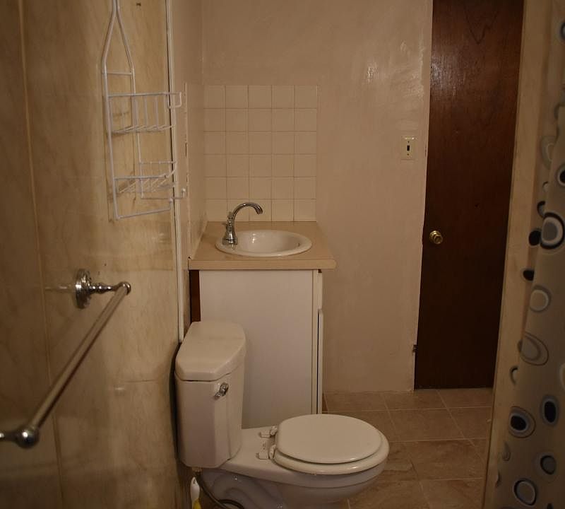 1st image of 418 Vine St