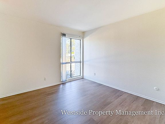 5th image of 5751 Camellia Ave APT 216