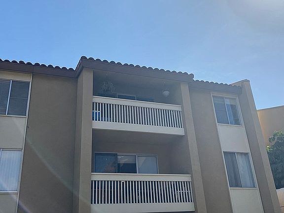 2nd image of 4600 Lamont St Unit 4-222
