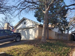3401 Scenic Hills Dr, Bedford, TX 76021
