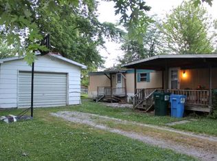 402 E Delaware Ave, Casey, IL 62420