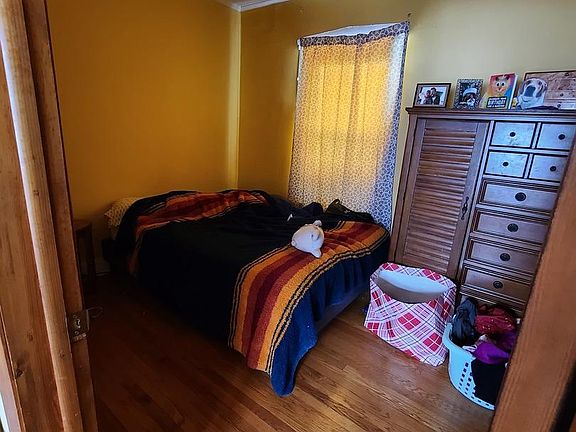 4th image of 4832 W Warwick Ave Floor 1