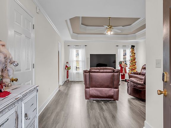 5th image of 612 Cumberland Dr