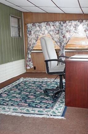 Heated office or den