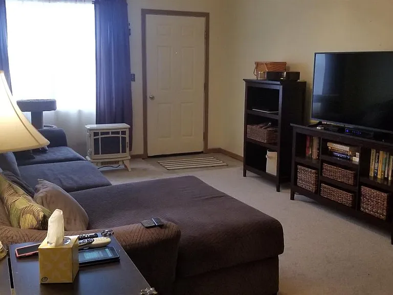 304 E Oak Ave #B — Photo 5