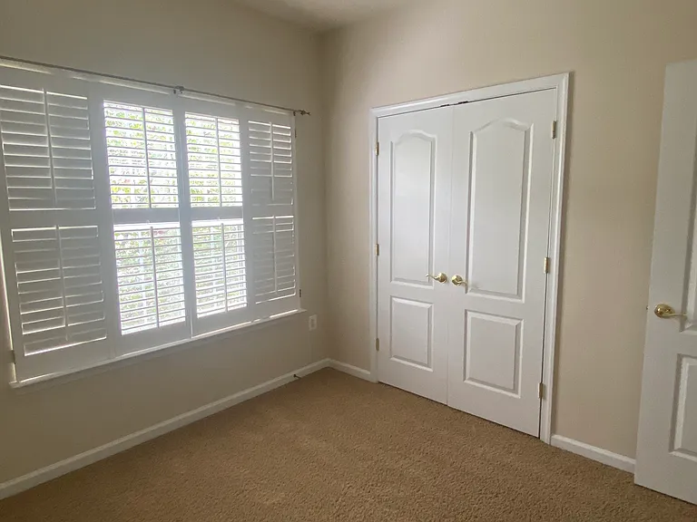 6869 Rolling Creek Way — Photo 31