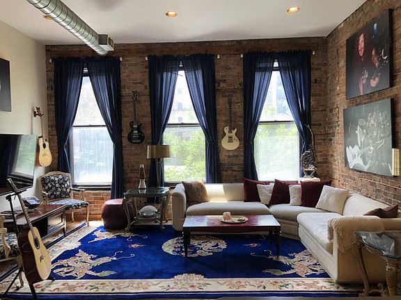 4th image of 226 W Chicago Ave #2