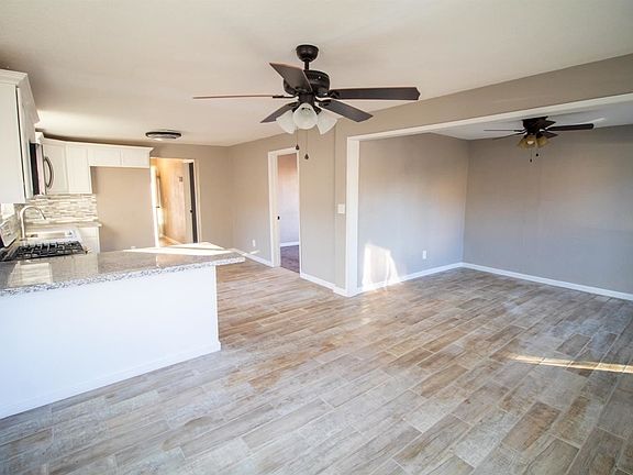 3rd image of 1143 Kenwood Ave