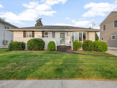 174 13th Street, Bethpage, NY, 11714