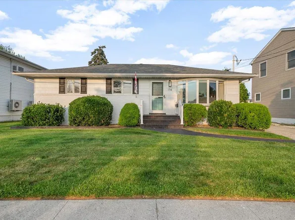 174 13th Street, Bethpage, NY 11714