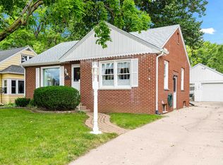 921 E Elmhurst Ave, Peoria, IL 61603