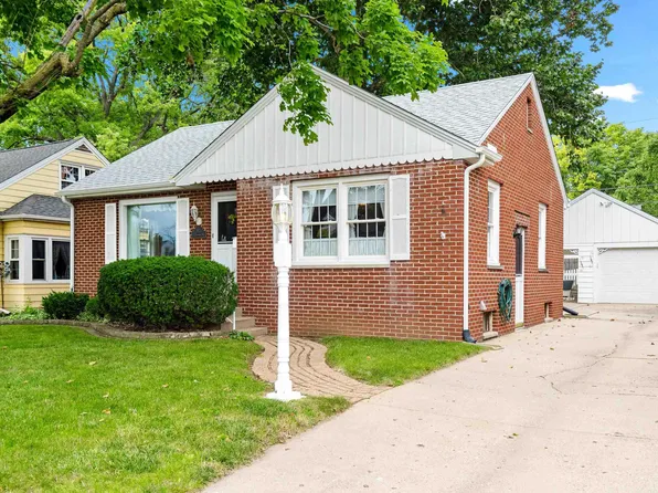 921 E Elmhurst Ave, Peoria, IL 61603