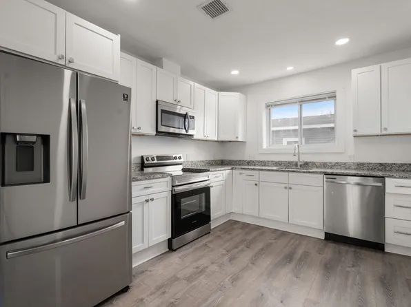 145-147 Canterbury St, Worcester, MA 01603