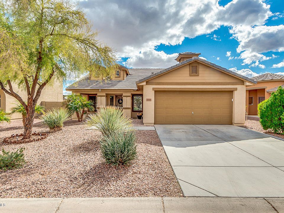 1st image of 1945 W Half Moon Cir