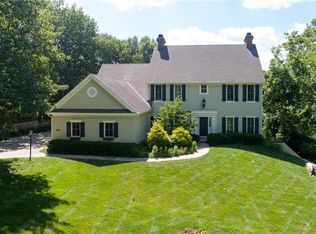 6080 Union Chapel Rd, Parkville, MO 64152