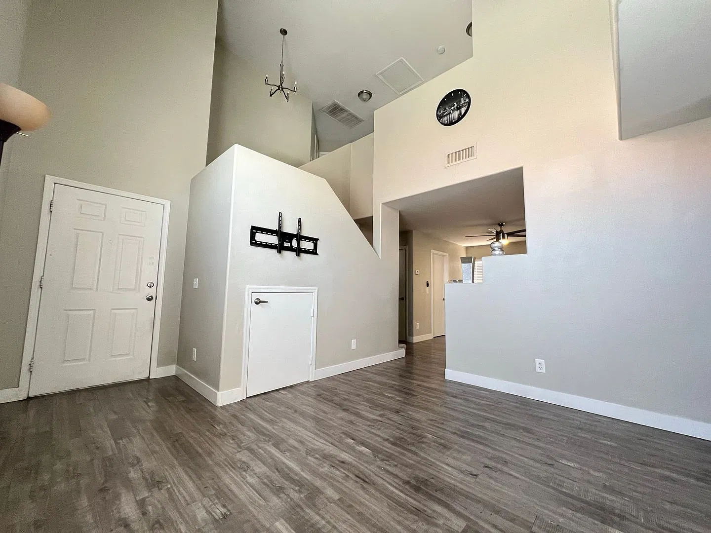 9363 Graceful Gold St — Photo 2