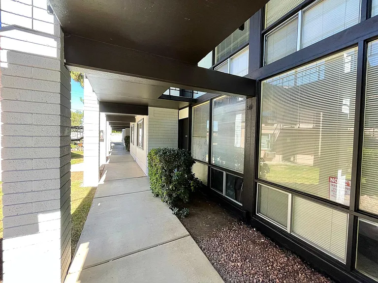 South Edge — Photo 32