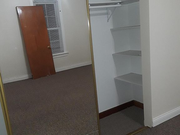 3rd image of 6037 W Gunnison St