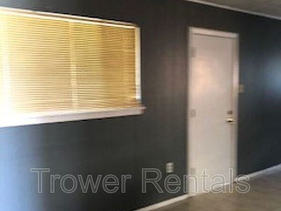 5th image of 1405 Sandalwood Ln