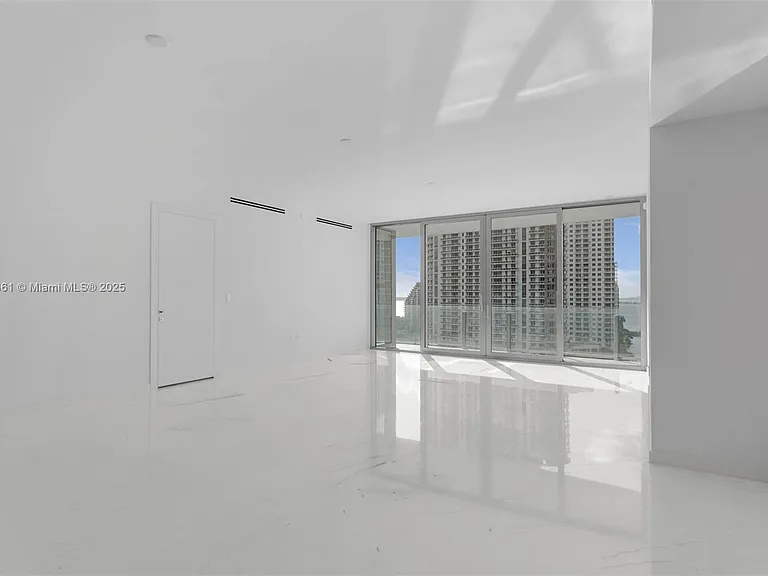 300 Biscayne Blvd #1403 — Photo 6
