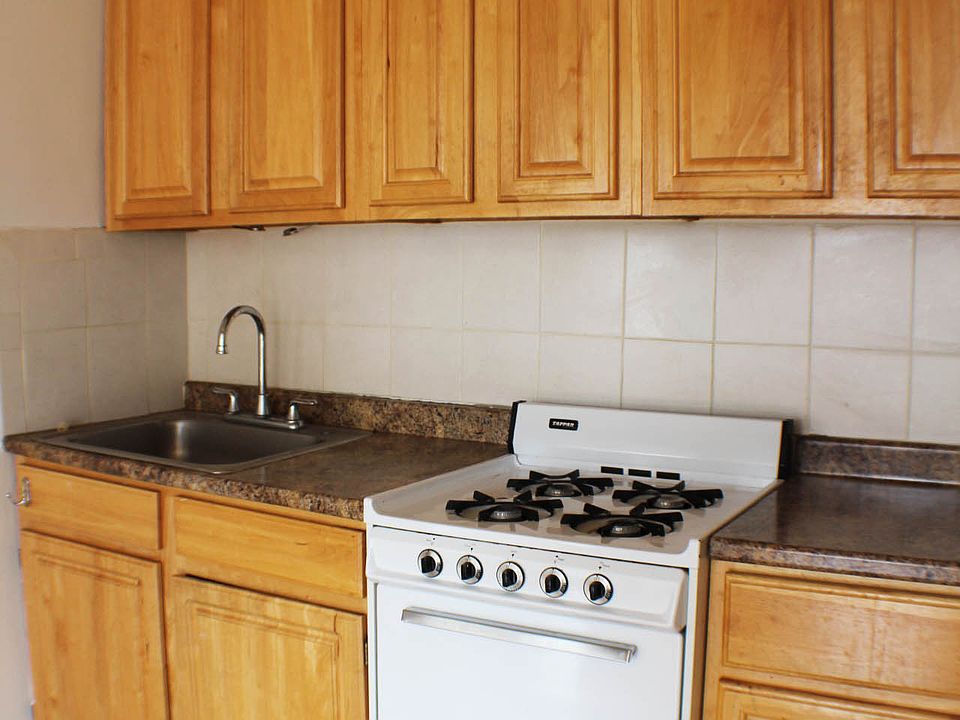 2nd image of 123 Avenue A APT 3