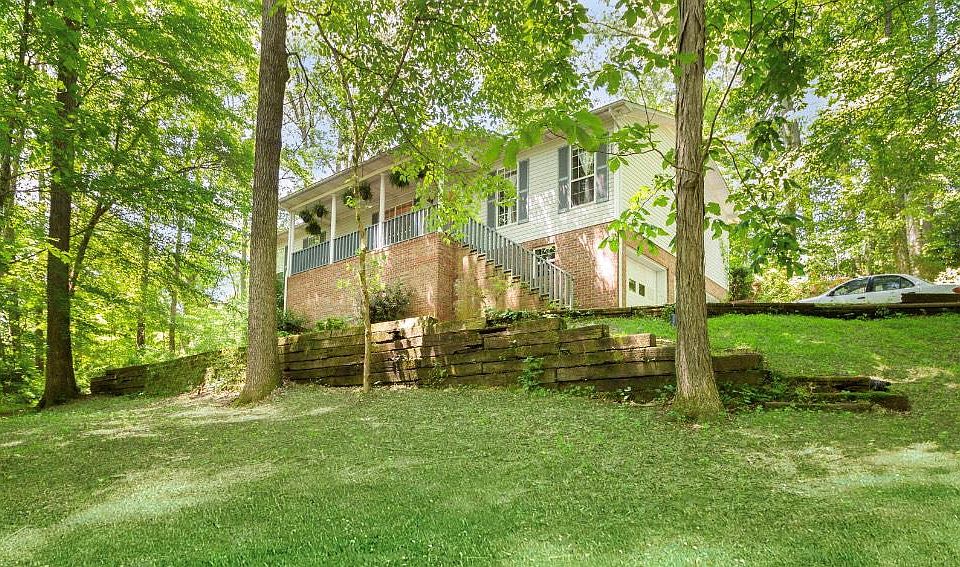 1st image of 115 Sheffield Ct