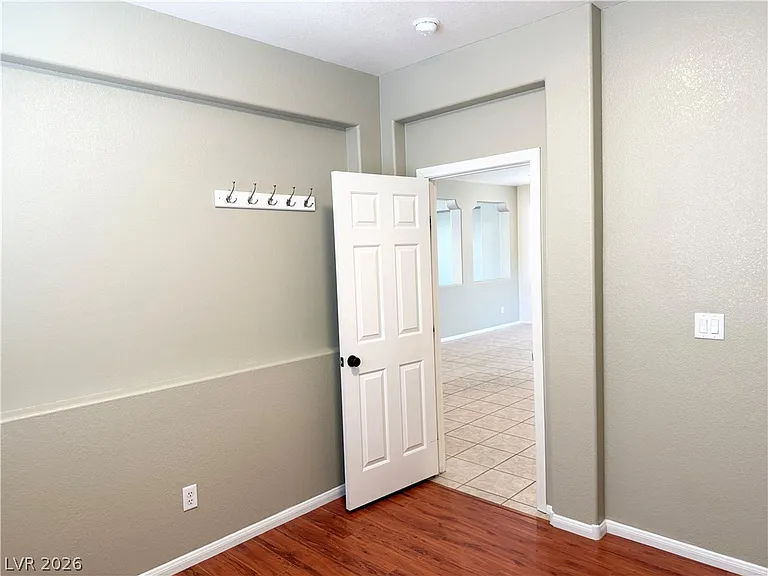 9862 Shadow Grove Ave — Photo 9