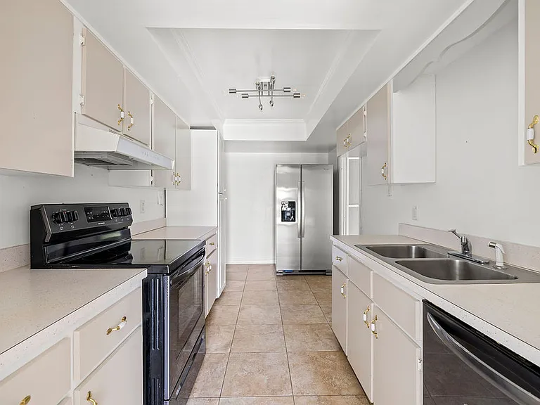 1166 6th Ave #B3 — Photo 11