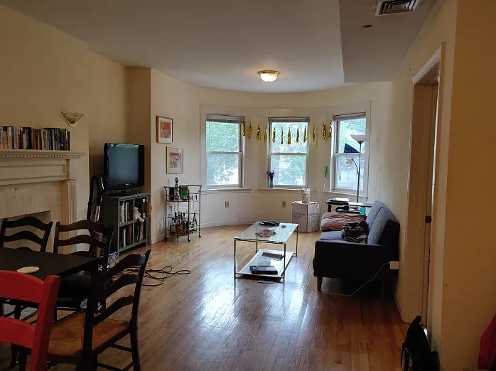 3 bed, 9999 sqft, $5,375 — Photo 2