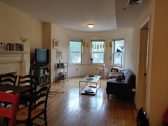 2nd image of 1408 Beacon St Ste 2