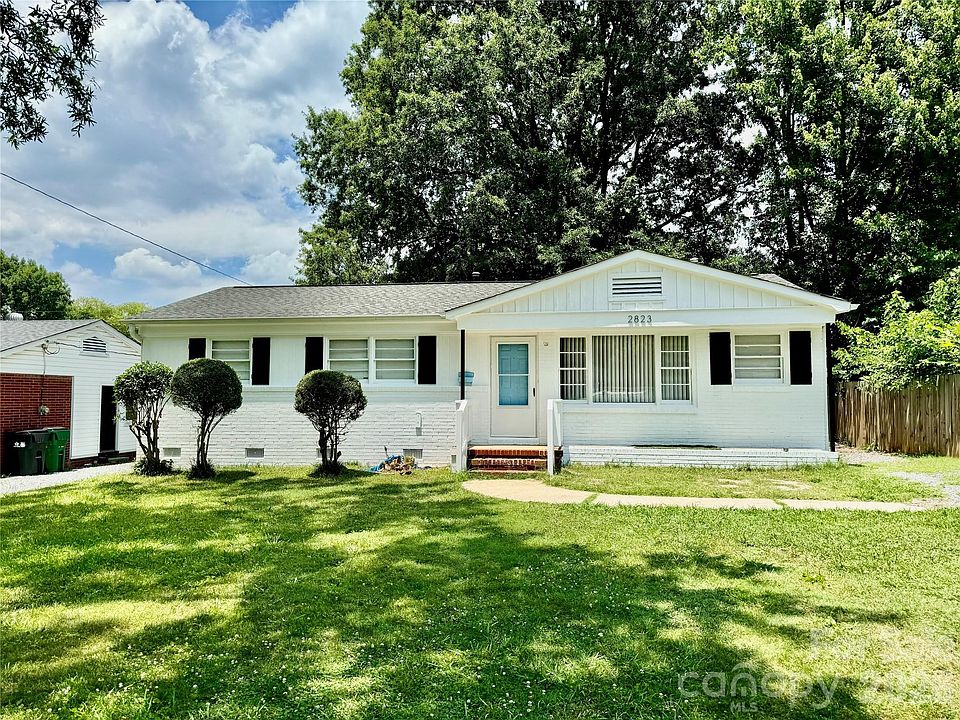 1st image of 2823 Albany Ln