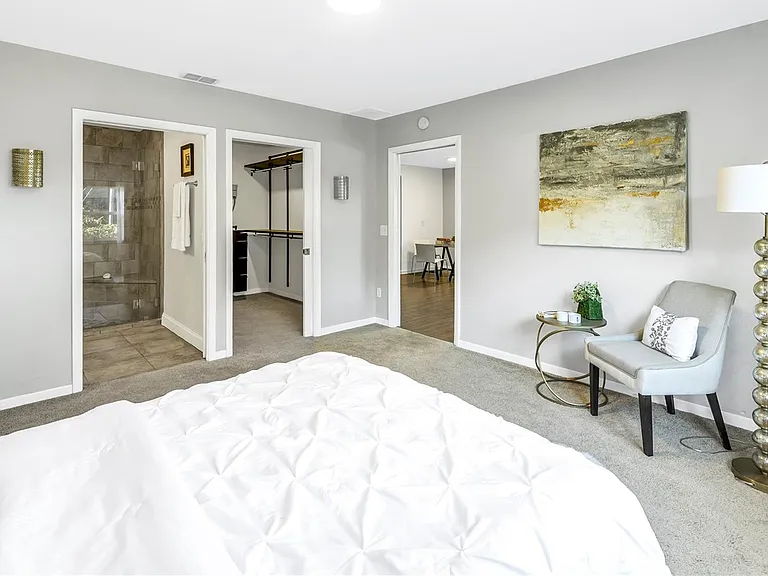 610 Cordova Blvd NE — Photo 18