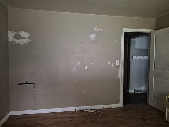 4th image of 1477 Larke Ave