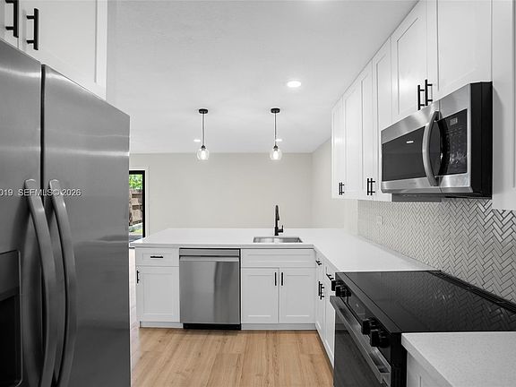3rd image of 28015 SW 143rd Ct