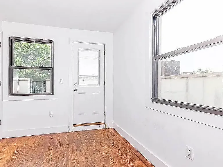 1072 Bergen St #4B — Photo 8