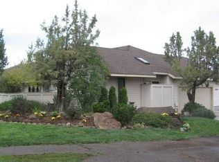 3559 SW Valleyview Dr, Redmond, OR 97756