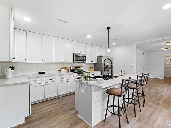 5th image of 5906 Aurora Ave