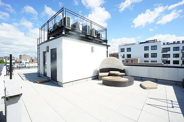 Rented by Rennit Inc. | media 33