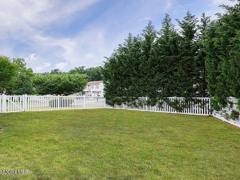 17 Wisteria Pl — Photo 21