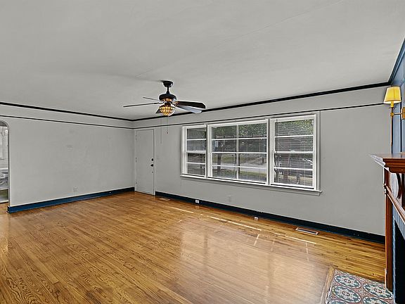 4th image of 547 Westmoreland Pl