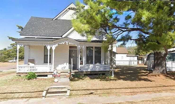 1st image of 222 W Highland St