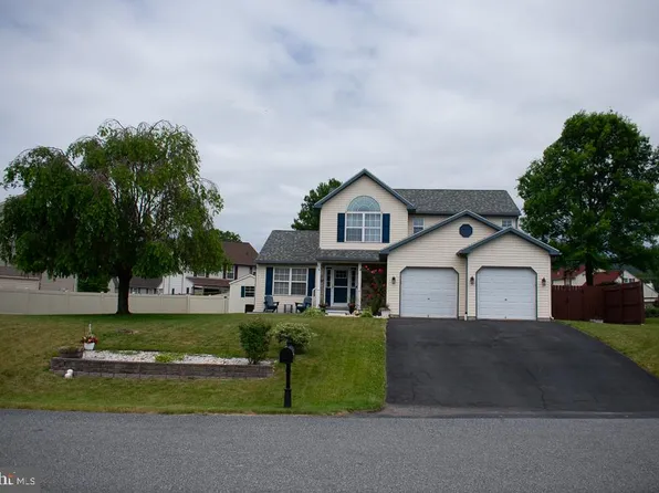 141 Pond View Dr, Hamburg, PA 19526