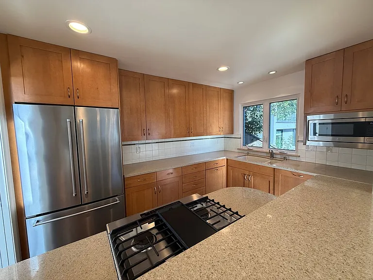 2485 Mar East St #A & B — Photo 8