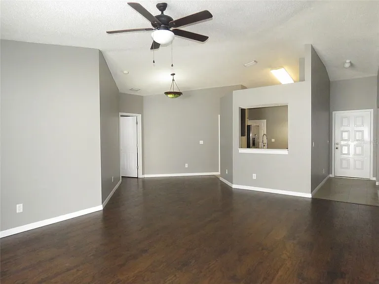 12605 Longcrest Dr — Photo 4