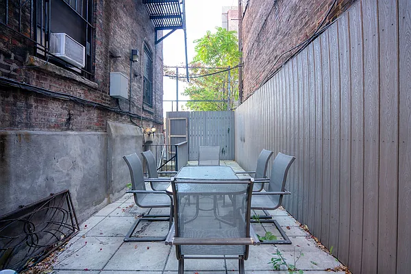 Rented by Compass | media 12