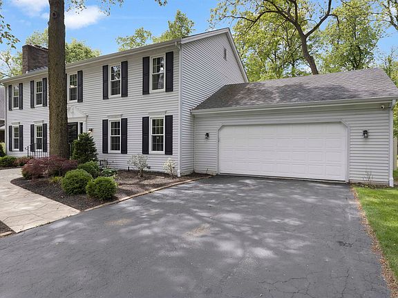 2nd image of 2606 Point O Woods Dr