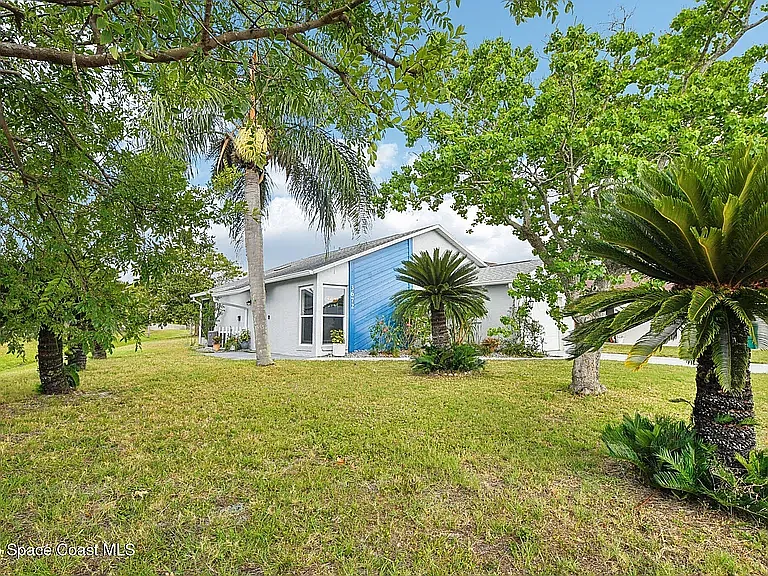 3672 Tree Line Blvd — Photo 2